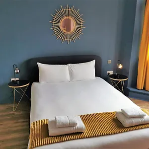 Rocks One Bed In Quiet Luxuy Development Apartment